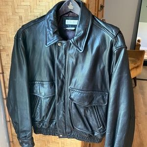 BEAUTIFUL 1990'S LEATHER BOMBER JACKET
